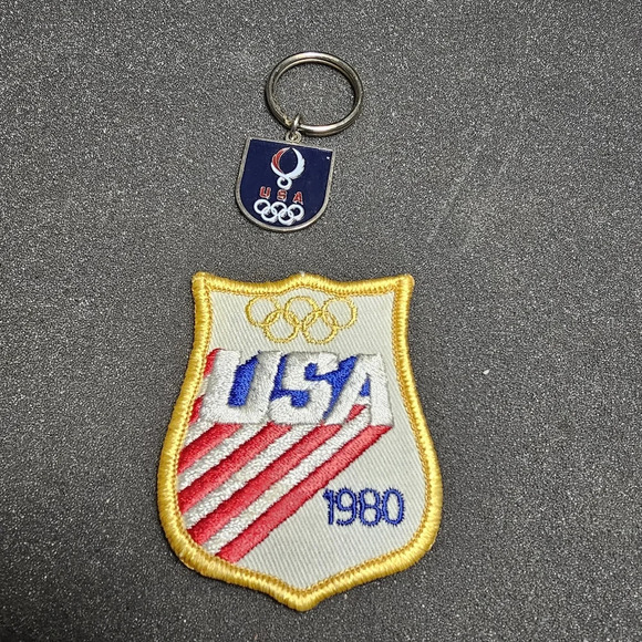 Vintage Team USA 1980 Olympics Vintage Souvenir Travel Patch And Key Chain Lot s - Picture 1 of 5